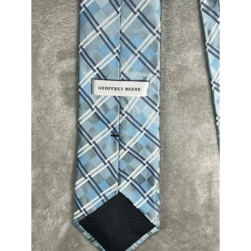 Lot Of 5 Men's Ties Silk Geoffrey Beene Crazy Horse‎ Kenneth Cole Saxony 28 & 29